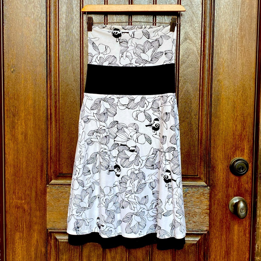 4 in 1 Reversible strapless dress and skirt!